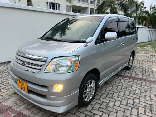 TOYOTA NOAH NEW MODEL