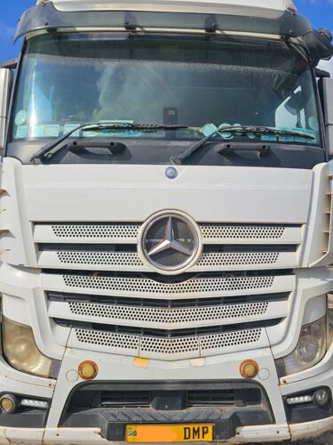 Mercedes Benz Actors