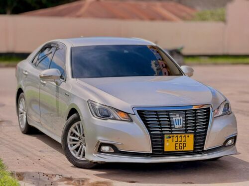 2017 Toyota Crown 