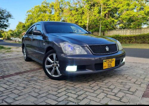 TOYOTA CROWN ATHLETE