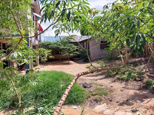 Nyumba na eneo 25/18