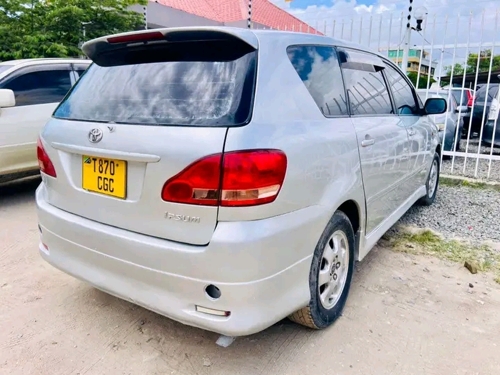 Toyota Ipsum