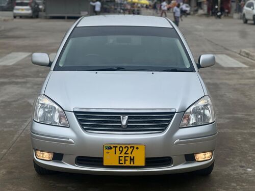 Toyota premio f 2004