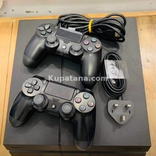 Ps4 Fat With Two Controller | 10 Games Installed 