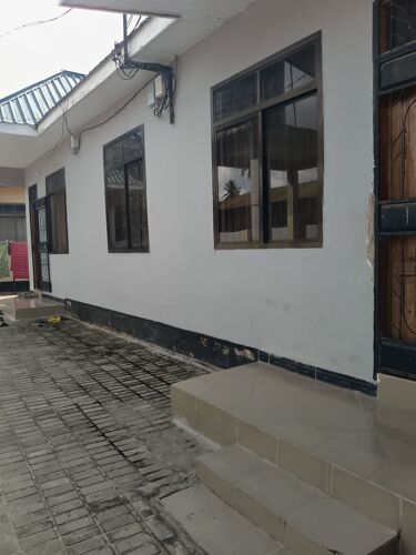 Nyumba mzima inapangishwa 