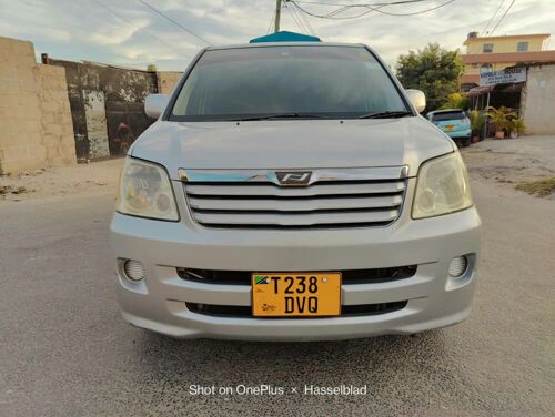 Toyota Noah new