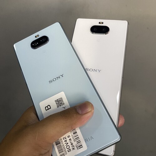 Sony Xperia 8