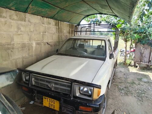 Hilux single cabin 2.8 diesel 