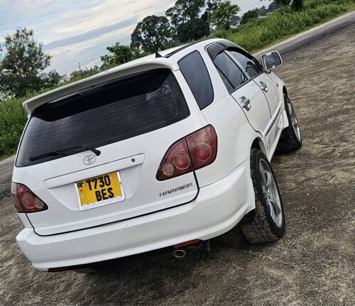 Toyota harrier old