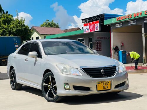 NAUZA TOYOTA CROWN ATHLETE 