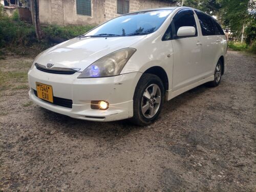 NAUZA TOYOTA WISH NZURI SANA 