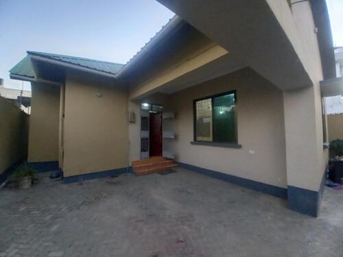 3 BEDROOMS HOUSE FOR RENT