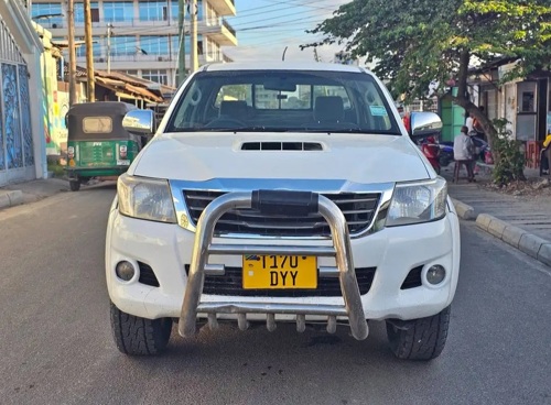 TOYOTA HILUX DOUBLE CABIN
