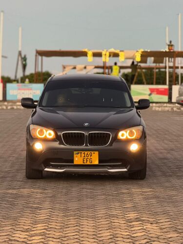 BMWX1 GARI NZURI SANA 