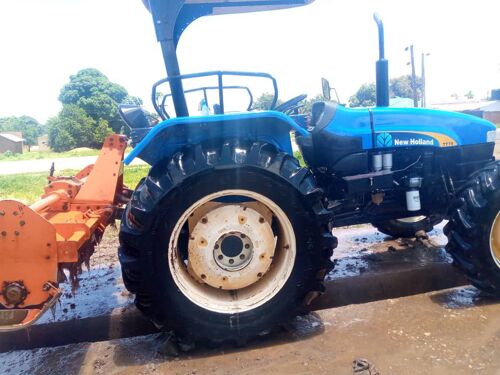 TRACTOR NEW HOLAND