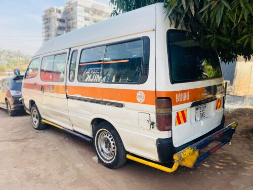 Toyota HiAce IPO mza