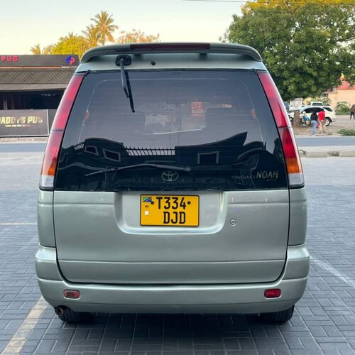 NAUZA TOYOTA NOAH OLD MODEL 