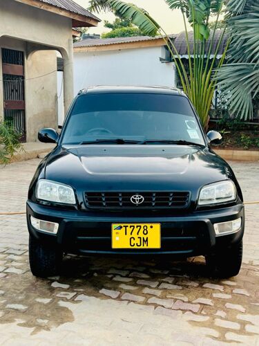 RAV4 OLD WITH SUNROOF 