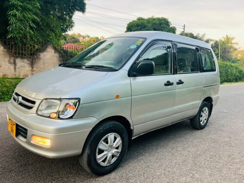 Toyota Noah Inauzwa 12.5mil