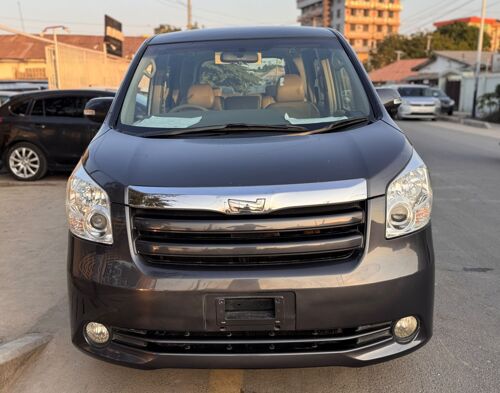 Toyota Noah Lipa kdg kdg