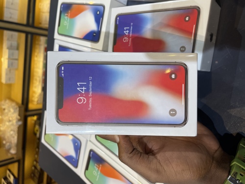 IPhone X 64gb 790,000(offer)