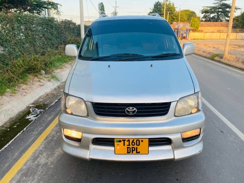 TOYOTA NOAH SR4