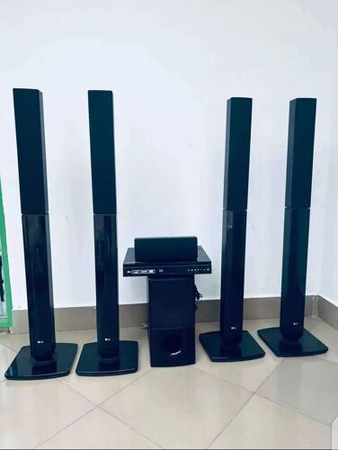 LG HOMETHIETER WATTS 1000