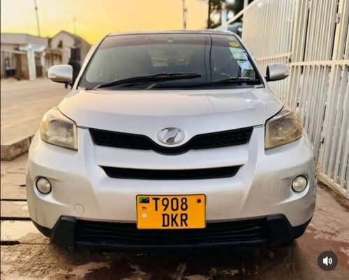 TOYOTA IST NEW MODERN 