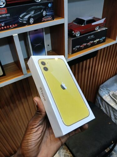 I phone 11plain full box