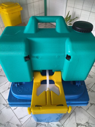 Portable eyewash station (30L)