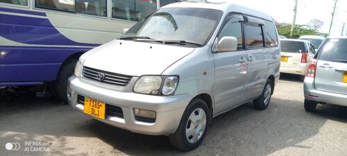 Toyota Noah Year 2000