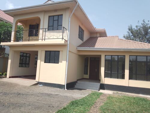 4bedr house for rent at njiro