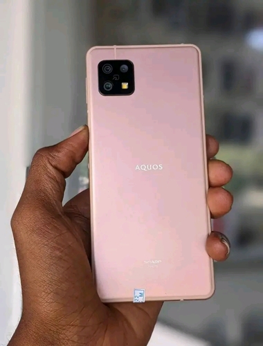 AQUOS SENSE 5G