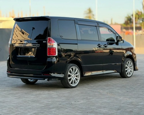 NAUZA TOYOTA NOAH MPYA 