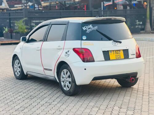 Toyota Ist mwanza