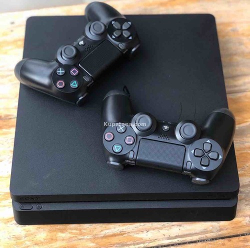 PS4 SLIM 4 GAMES
