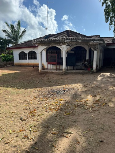 NYUMBA, VYUMBA-4 BAHARI BEACH