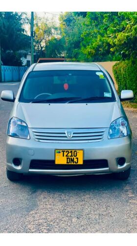 Toyota raum 