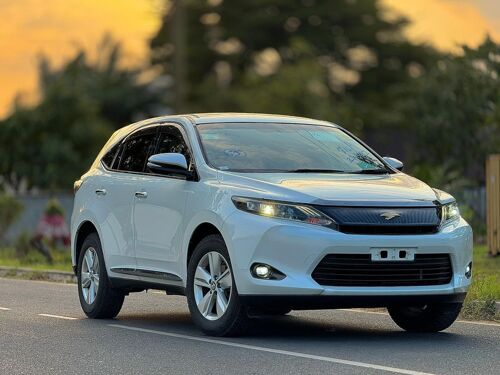 2014 TOYOTA HARRIER 