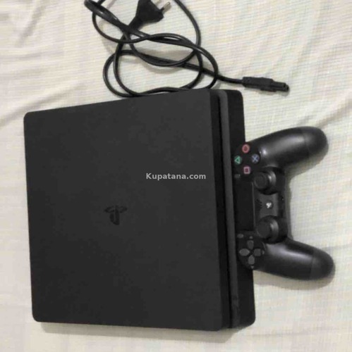 Game Play Station 4 Slim With 5games
