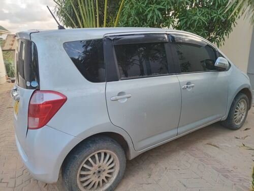 Toyota Ractis inauzwa 8.5