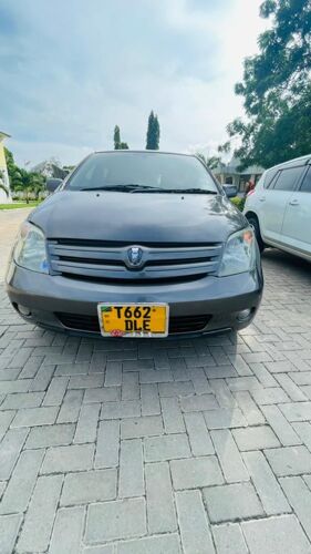 TOYOTA IST