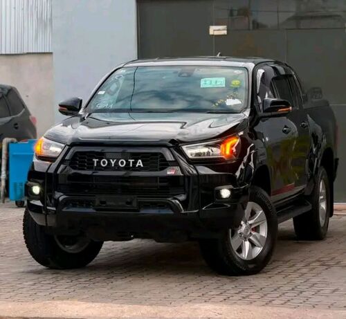 TOYOTA HILUX NAUZA NEW 