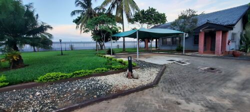3bedrms villas beach front 