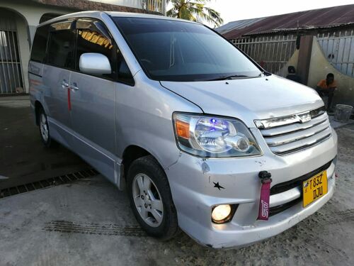 Toyota noah new