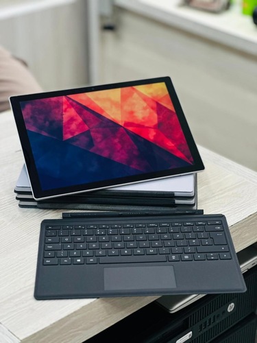 Microsoft Surface pro7+