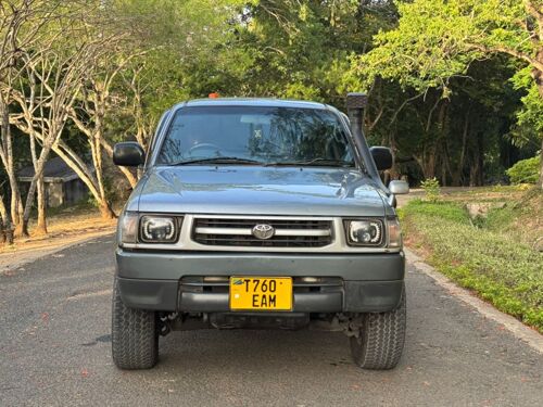 Hilux.      5L.           2004