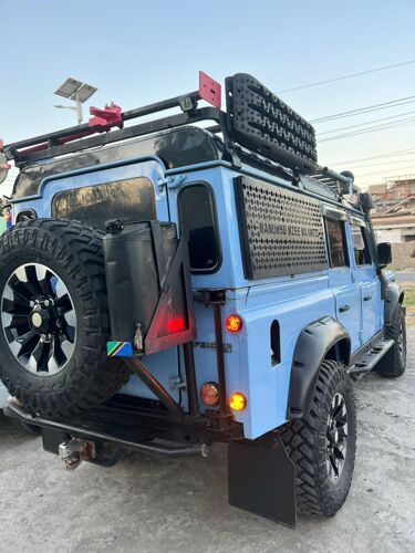 Land rover defender 300