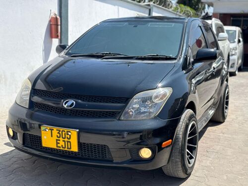 Inauzwa Toyota IST