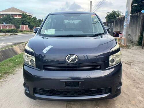 TOYOTA NOAH CHASIS